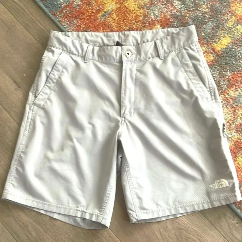 The north face size 32 men's light gray short